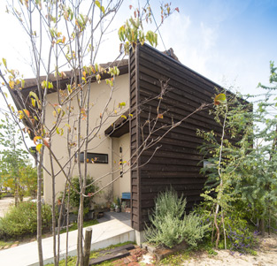 施工事例 福山市で木造の家のマイホームを建てるなら さくら建設 さくら建設 株 自然素材 デザインリフォーム 広島 福山 一級建築設計